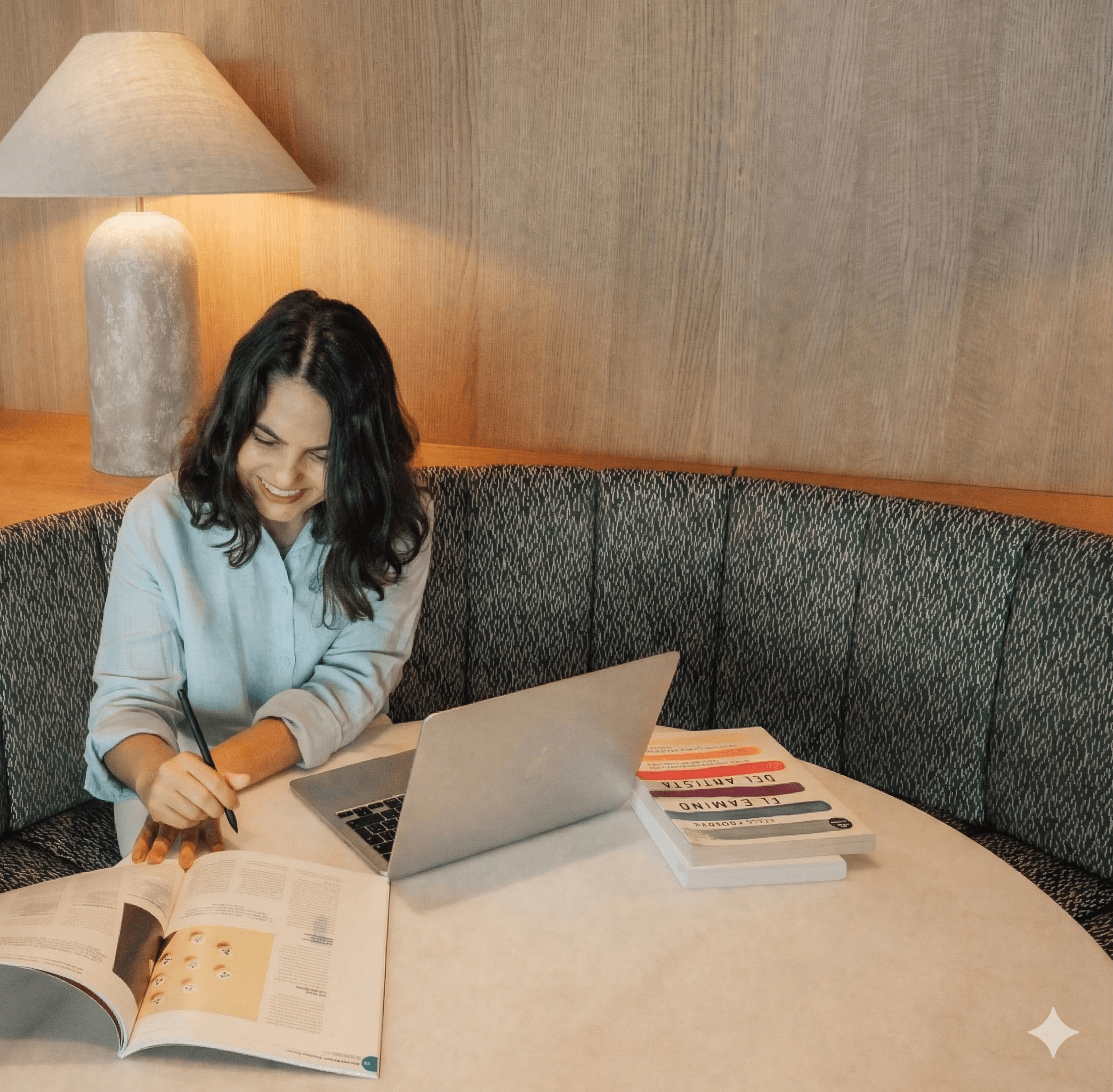 Carol Santos Moreira mentora de carreira e coach executiva internacional em Barcelona. Especialista em transições de carreira, liderança e posicionamento para profissionais que querem atuar no mercado global.